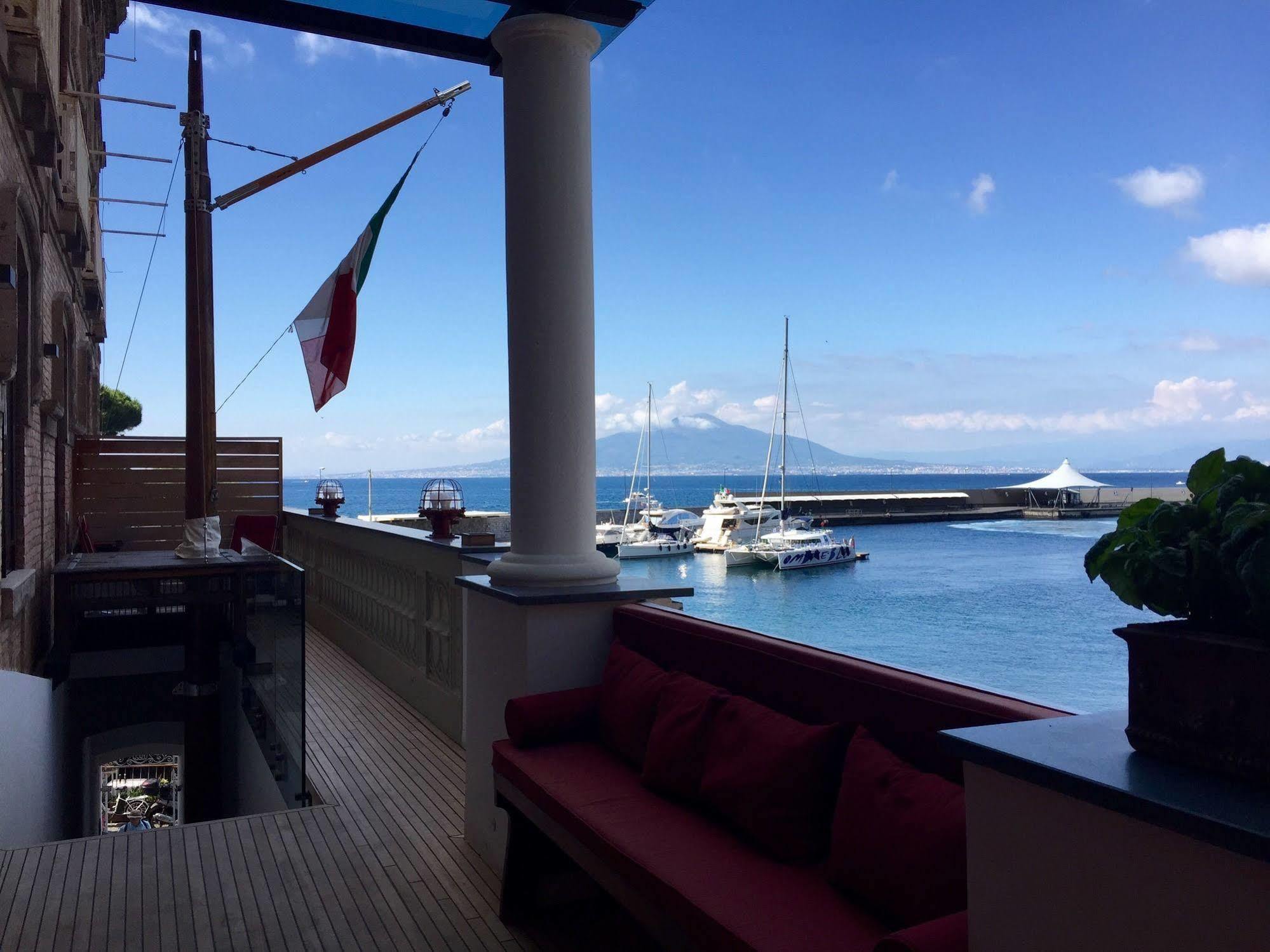 Yacht Club Capo Cervo Suites B&B Sorrento Exterior photo